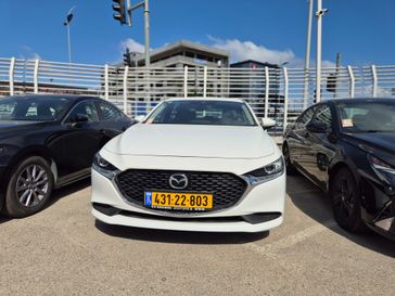 מזדה 3