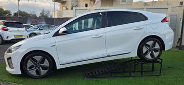 יונדאי איוניק