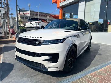 לנד רובר P400