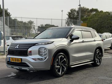 מיצובישי אאוטלנדר