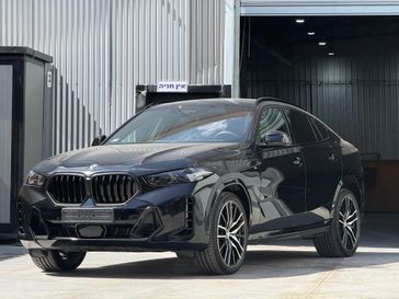 ב מ וו X6