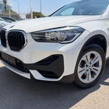 ב מ וו X1