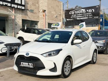 טויוטה יאריס