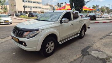 מיצובישי L-200