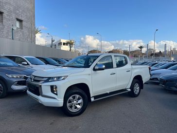 מיצובישי L-200