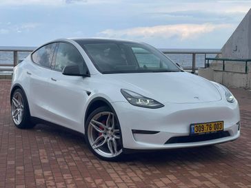 טסלה MODEL Y