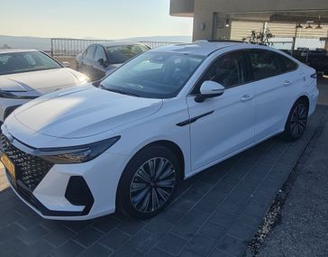 צ'רי ARRIZO 8 PHEV