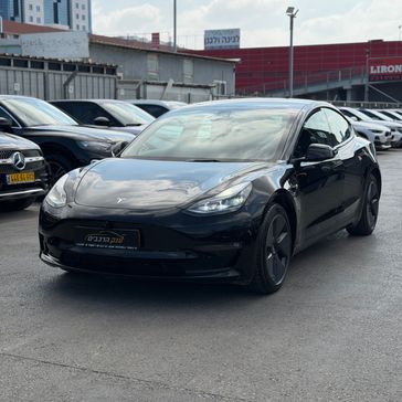 טסלה MODEL 3