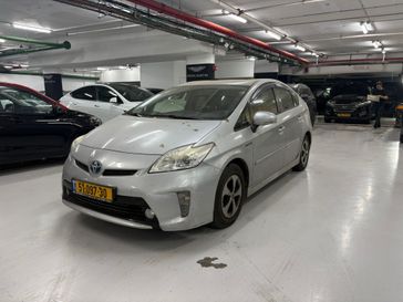 טויוטה פריוס