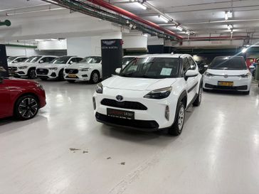 טויוטה יאריס קרוס