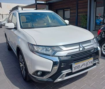 מיצובישי אאוטלנדר