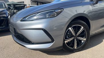 בי ווי די SEAL 5