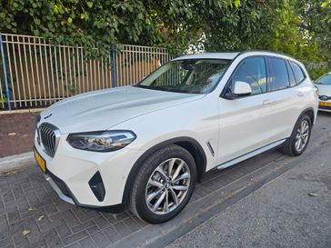 ב מ וו X3