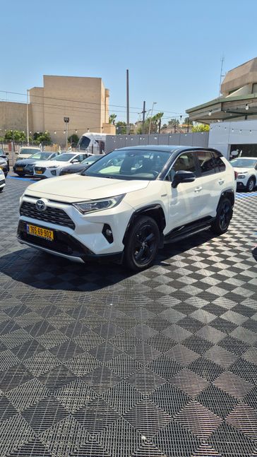 טויוטה RAV4