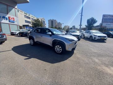 טויוטה יאריס קרוס