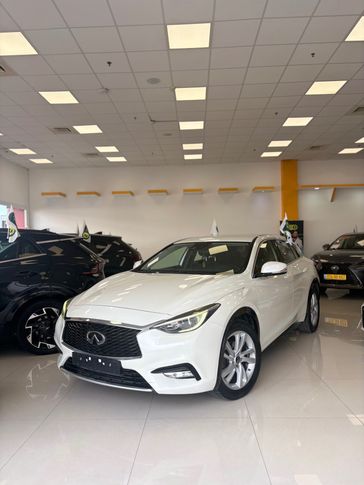 אינפיניטי Q30