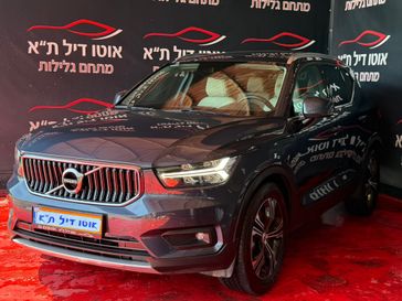 וולבו XC40