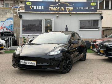 טסלה MODEL 3