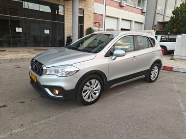 סוזוקי CROSSOVER