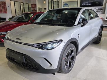 סמארט HASHTAG THREE