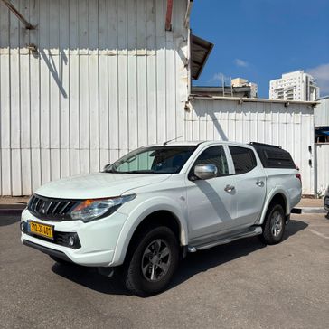מיצובישי L-200