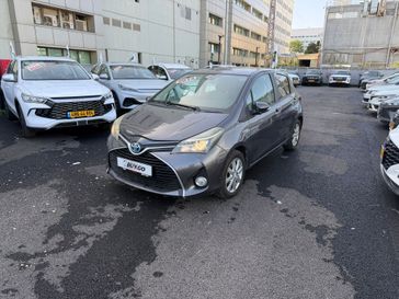 טויוטה יאריס