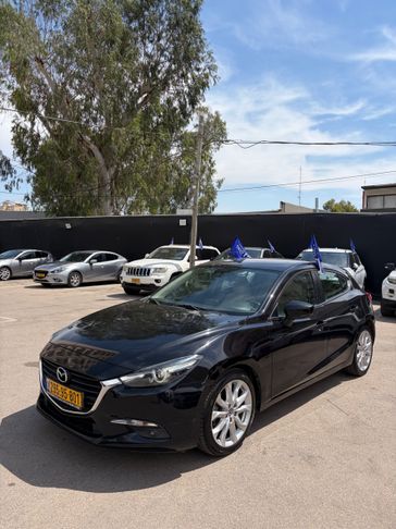 מזדה 3