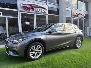 אינפיניטי Q30