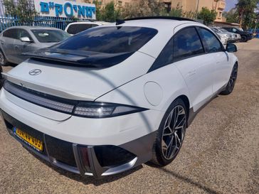 יונדאי איוניק