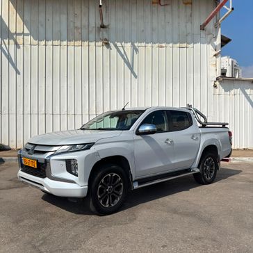 מיצובישי L-200