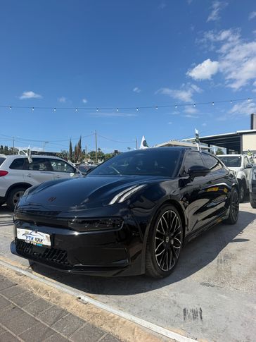זיקאר ZEEKR 001