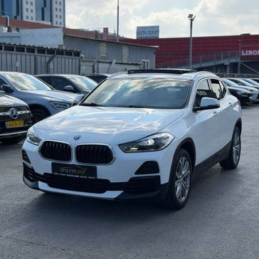 ב מ וו X2