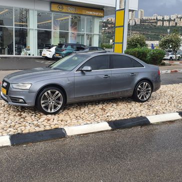 אאודי A4