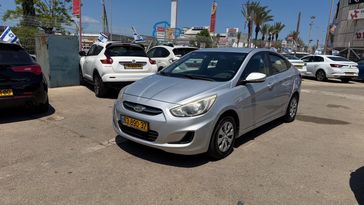 יונדאי I25
