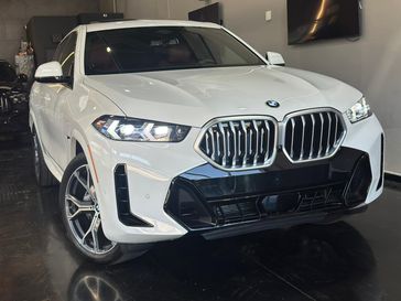 ב מ וו X6