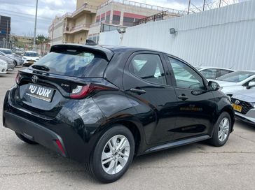 טויוטה יאריס