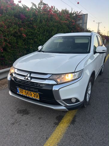 מיצובישי אאוטלנדר