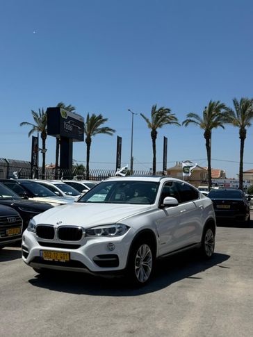 ב מ וו X6