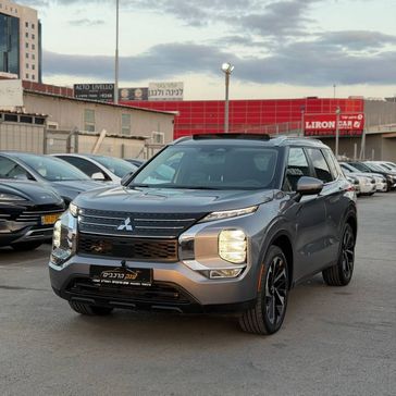 מיצובישי אאוטלנדר