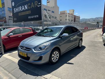 יונדאי I25