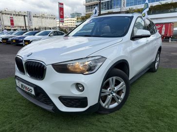 ב מ וו X1
