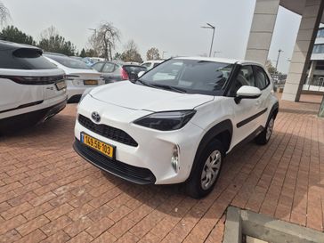 טויוטה יאריס קרוס