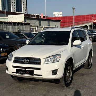 טויוטה RAV4