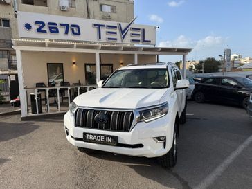 טויוטה לנד קרוזר