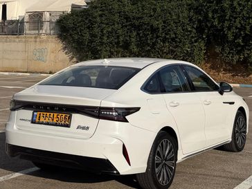 צ'רי ARRIZO 8 PHEV