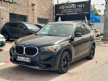 ב מ וו X1