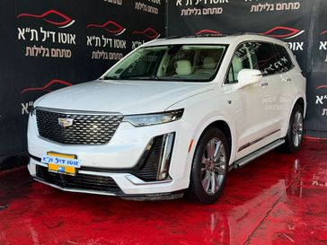 קאדילאק XT6