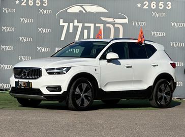 וולבו XC40