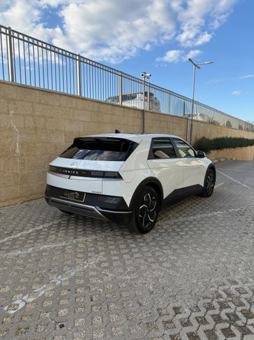 יונדאי איוניק