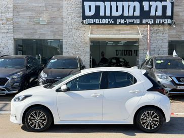 טויוטה יאריס